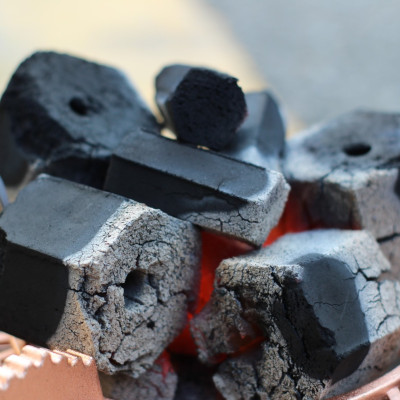 Combo 3 hộp than không khói làm từ Gáo dừa chính hãng R2D dùng cho tiệc nướng BBQ (tổng 7 kg than) an toàn cho sức khoẻ