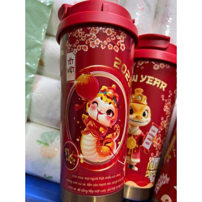 Ly, cốc giữ nhiệt Coffee  mầu đỏ Linh Chi Bedding Họa tiết con rắn 2025 sang trọng 500ml kèm ống hút
