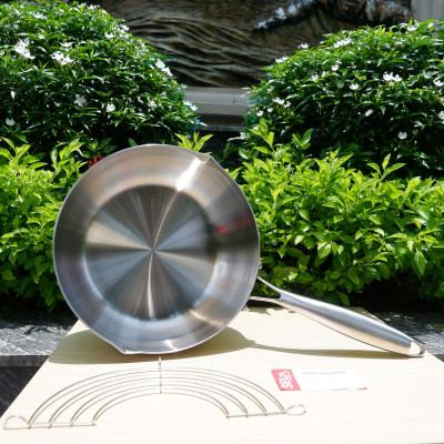 Chảo Tuyết Nguyên Khối SEKA, Chảo Inox Nguyên Khối Chống Dính, Đáy Từ 22, 24, 26cm Dùng Được Mọi Loại Bếp - Hàng Chính Hãng