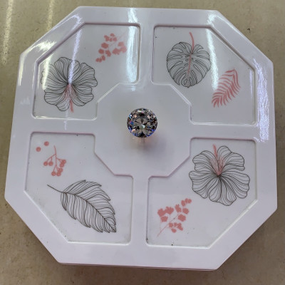 KHAY ĐỰNG MỨT TẾT BẰNG NHỰA PHÍP CAO CẤP SANG TRỌNG 5 NGĂN ( GIAP HAO VĂN NGẪU NHIÊN )