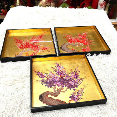 Khay sơn mài - Mã KV19 size 30x30x3cm nên dát vàng vẽ hoa đào đẹp mắt, sang trọng, quà tặng ý nghĩa