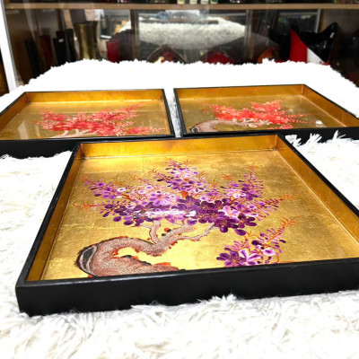 Khay sơn mài - Mã KV19 size 30x30x3cm nên dát vàng vẽ hoa đào đẹp mắt, sang trọng, quà tặng ý nghĩa