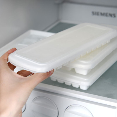 Khay đá Inomata có nắp đậy kín an toàn tránh bụi bẩn và vi khuẩn xâm nhập, đảm bảo vệ sinh khi sử dụng -nội địa Nhật Bản 