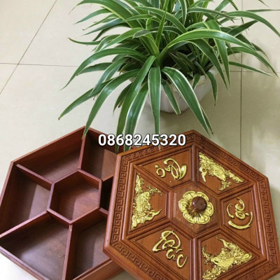 Khay đựng mứt tết bằng gổ hương kt 9×27×31cm