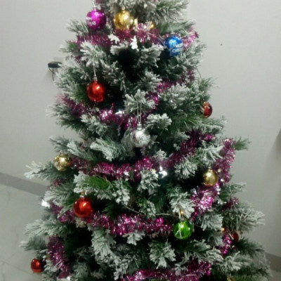 Cây thông noel 3 loại lá phủ tuyết cao 120cm - Tán dày và đẹp, cây thông chắc chắn và dể tháo lắp