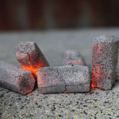 Combo 3 hộp than không khói làm từ Gáo dừa chính hãng R2D dùng cho tiệc nướng BBQ (tổng 7 kg than) an toàn cho sức khoẻ