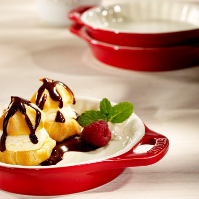 Staub - Khay Gốm Hình Tròn Màu Đỏ Cherry - 24cm/28cm