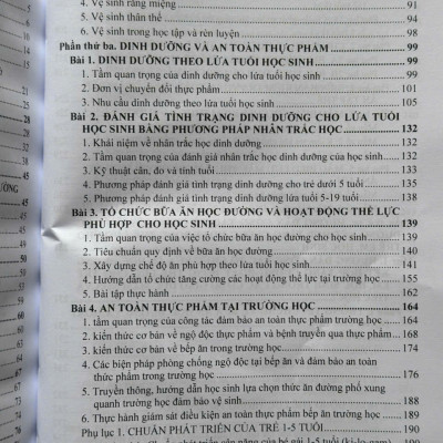 Sách Y Tế Trường Học – Công Tác Vệ Sinh Trường Học, Dinh Dưỡng, An Toàn Thực Phẩm và Một Số Bệnh, Tật Thường Gặp Ở Học Sinh (V2575T)