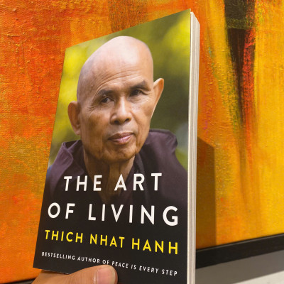Sách - The Art Of Living by Thich Nhat Hanh - Triết Học, Tôn Giáo tiếng Anh - Philosophy, Religion