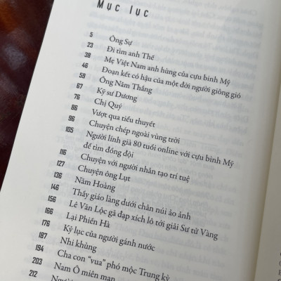 VƯỢT QUA TIỂU THUYẾT – Trần Tuấn –  Liên Việt Books (bìa mềm)