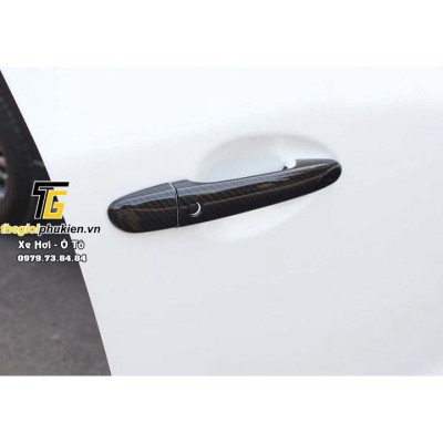 Bộ ốp tay nắm cửa xe Mazda 3 2015-2019 vân Carbon - Tặng miếng dán trong suốt chống xước hõm cửa