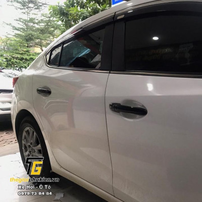 Bộ ốp tay nắm cửa xe Mazda 3 2015-2019 vân Carbon - Tặng miếng dán trong suốt chống xước hõm cửa