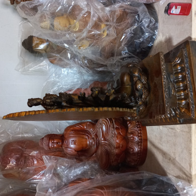 Tượng phật thiên thủ thiên nhãn nghìn mắt nghìn tay bằng gỗ hương làm mầu giả cổ kt 30×20×15cm