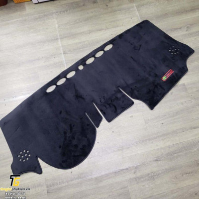 Thảm nhung taplo chống nắng Toyota Veloz