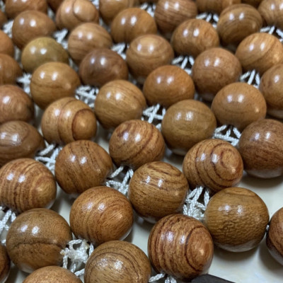 Đệm Lót Ghế Xe Ô Tô Hạt Gỗ Hương Cao Cấp Hạt 1.8cm ( Mian.vn )