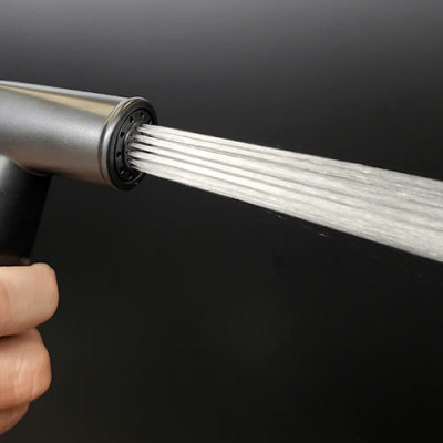 Bộ xịt vệ sinh cao cấp, tăng áp cao, khóa thông minh, chất liệu nhựa ABS mạ màu đen, màu vàng Eurolife EL-X13