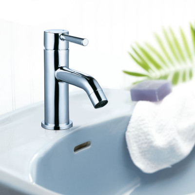 Vòi chậu lavabo nóng lạnh xả nhấn dòng Essence Moen- V14121