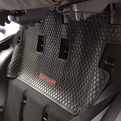 Thảm sàn, lót sàn cao su 3D không mùi Cao cấp dành cho xe Toyota Fortuner 2017-2019