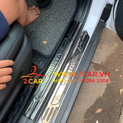 Ốp bậc cửa, nẹp bước chân trong, ngoài xe Hyundai Creta 2022- 2023 chất liệu Titan cao cấp