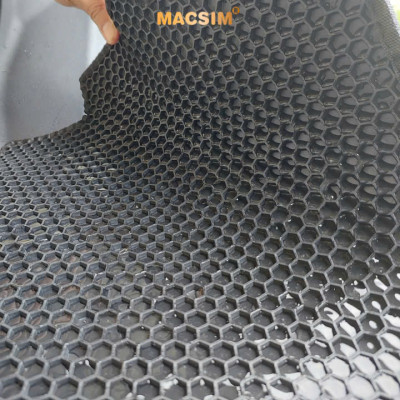 Thảm ô tô sd3 2 lớp dạng lưới lục giác Toyota Raize 2022-nay màu đen bề mặt cao su siêu sạch - Nhãn hiệu Macsim