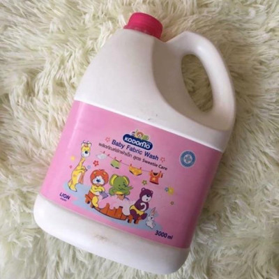 Dung dịch giặt xả KoDoMo 3000ml - cho bé sơ sinh an toàn khi sử dụng