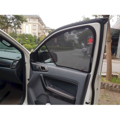 Bộ 4 miếng chắn nắng Ford Ranger chất liệu vải lưới gắn nam châm hút