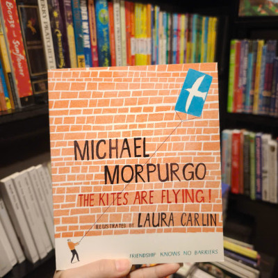 Sách - The Kites Are Flying! by Michael Morpurgo - Children