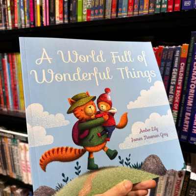 Sách - A World Full of Wonderful Things by Amber Lily - Sách ngoại văn, sách thiếu nhi tiếng Anh, bìa mềm, nhập khẩu UK