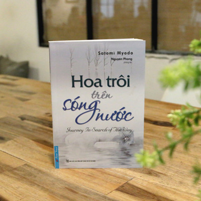 Combo 2 Cuốn Sách Tâm Linh Huyền Bí: Muôn Kiếp Nhân Sinh + Hoa Trôi Trên Sóng Nước (Bộ 2 Cuốn Sách Tôn Giáo Hay Nhất Của Nguyên Phong)