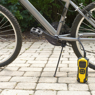 Dụng cụ đa năng STANLEY Model SXIF0101 bơm xe, đèn pin Led, sạc dự phòng - Hàng chính hãng