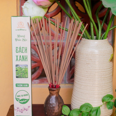 Hộp 100 nén nhang thảo mộc Bách Xanh dài 38cm - không sử dụng hóa chất, ít khói, mùi hương dịu nhẹ