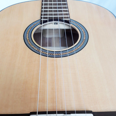 Đàn Guitar Classic DC120 dây nilon mặt gỗ thông lưng và hông gỗ hồng đào dòng trung kỹ cho âm thanh ấm áp trữ tình Duy Guitar