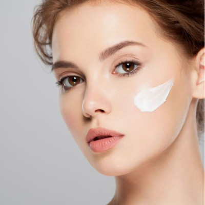 Essence Chống Nắng Chống Tia UV Kose Suncut Light Up UV Essence SPF50+ PA++++ (Tuýp 80 G)