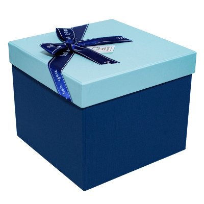 Hộp Quà Vuông V023 - 18 x 18 x 15 cm - Giao màu ngẫu nhiên