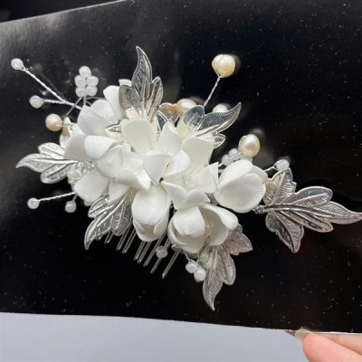 Cài tóc cô dâu hoa đất sét trắng có sẵn xược cài mã 007 - 13cm