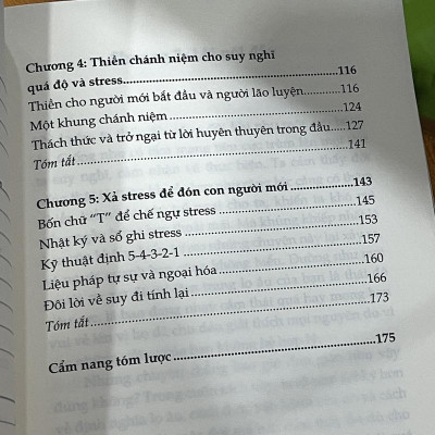 Sách -Việc gì phải xoắn: Đừng cả nghĩ đừng căng thẳng đừng suy diễn cứ thoải mái mà sống (Nhã Nam HCM)