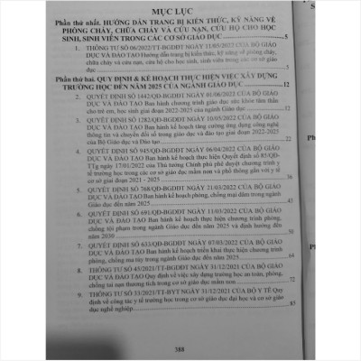 Sách Cẩm Nang Dành Cho Lãnh Đạo Trường Học - Chế Độ, Chính Sách Dành Cho Học Sinh, Sinh Viên - Kỹ Năng Phòng Cháy Chữa Cháy, Cứu Nạn Cứu Hộ, Đảm Bảo An Toàn, Tránh Tai Nạn, Thương Tích Trong Trường Học - V2139D