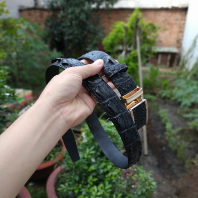 Thắt lưng da cá sấu có gù rất đẹp. DA CÁ SẤU THẬT 100%. Kích thước chuẩn 3.5x120cm phù hợp với cả quần tây và quần jean