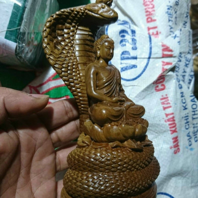 Tượng phật thích ca xông trầm bằng gỗ bách xanh thơm nức kt cao 15×8×8cm