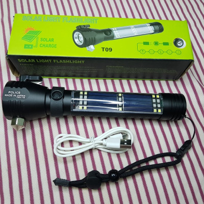 Đèn pin cứu hộ đa chức năng T09, rất cần thiết khi di chuyển trên xe ô tô để cứu hộ cắt dây an toàn và đập vỡ kính khi cần thiết - Hàng chính hãng