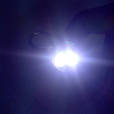 Móc khóa đa năng có đèn Laze để trình chiếu + đèn pin - Hàng chính hãng