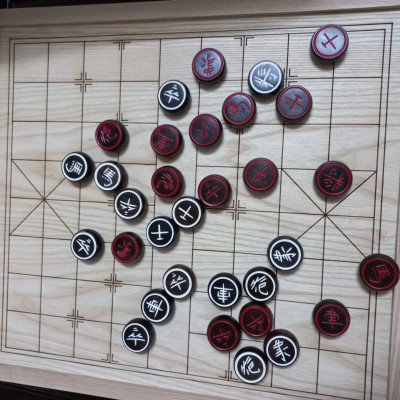 Bàn cờ tướng thông, có cả quân gỗ hương kt 48×50×3cm