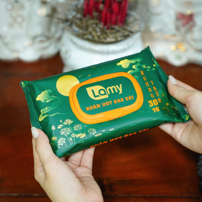 Khăn ướt bao sái lau bàn thờ Lamy 30 khăn/gói Hương Trầm cao cấp