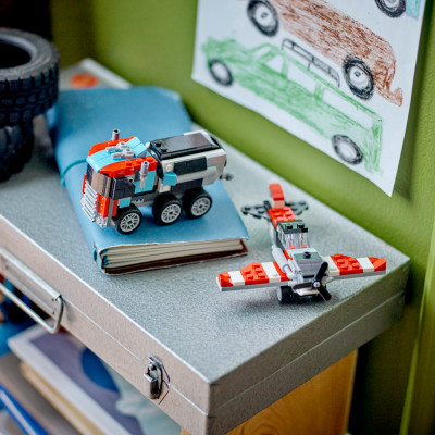 Đồ Chơi Lắp Ráp Xe Tải Vận Chuyển Trực Thăng 3 In 1 - Flatbed Truck With Helicopter - Lego Creator 31146 (270 Mảnh Ghép)