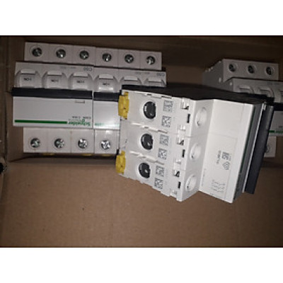 Cầu dao A9F74350 Schneider