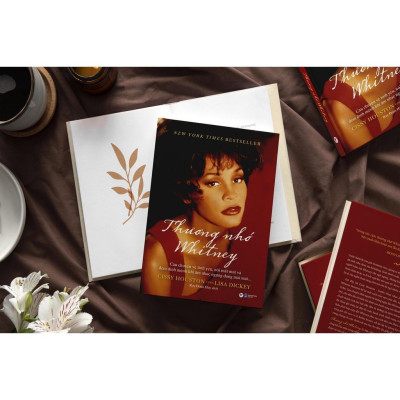 Sách - Thương Nhớ Whitney - Câu Chuyện Về Tình Yêu, Nỗi Mất Mát Và Đêm Định Mệnh Khi Âm Nhạc Ngưng Đọng Mãi Mãi