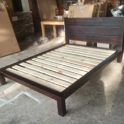 Giường ngủ gỗ sồi Juno sofa màu nâu óc chó 