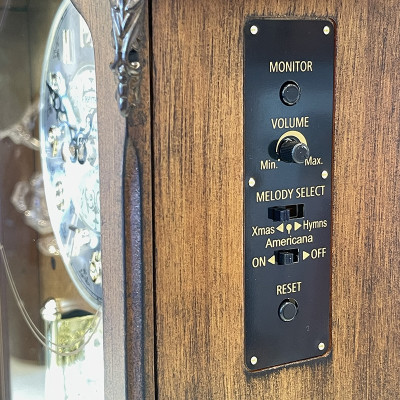 Đồng hồ Để bàn Rhythm CRH209UR06 – Kt 21.0 x 37.0 x 12.5cm, Vỏ gỗ. Dùng Pin.