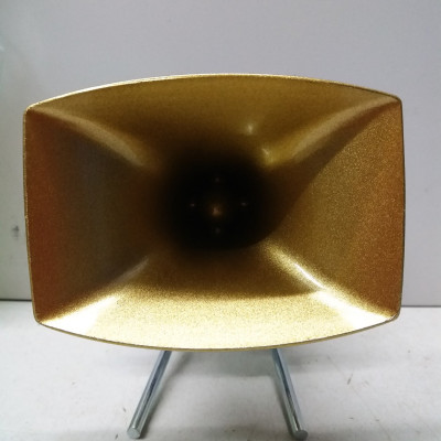 Bộ 2 loa treble cao cấp BX PT6 họng đúc, thiết kế chắc chắn phù hợp với mọi không gian, màu vàng đồng làm tăng sự sang trong cho dàn âm thanh của bạn.