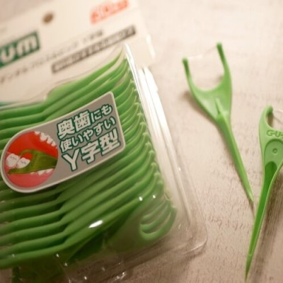 Set 30 tăm chỉ nha khoa Sunstar Gum chữ Y, làm sạch mảng bám giữa các khe răng giúp ngăn ngừa các bệnh về nướu răng - nội địa Nhật Bản 